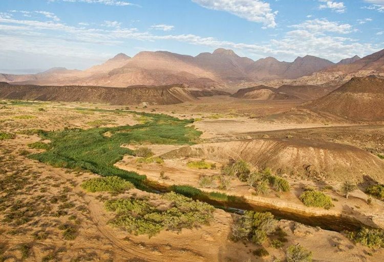 namibia agosto diseñado por LAT.40