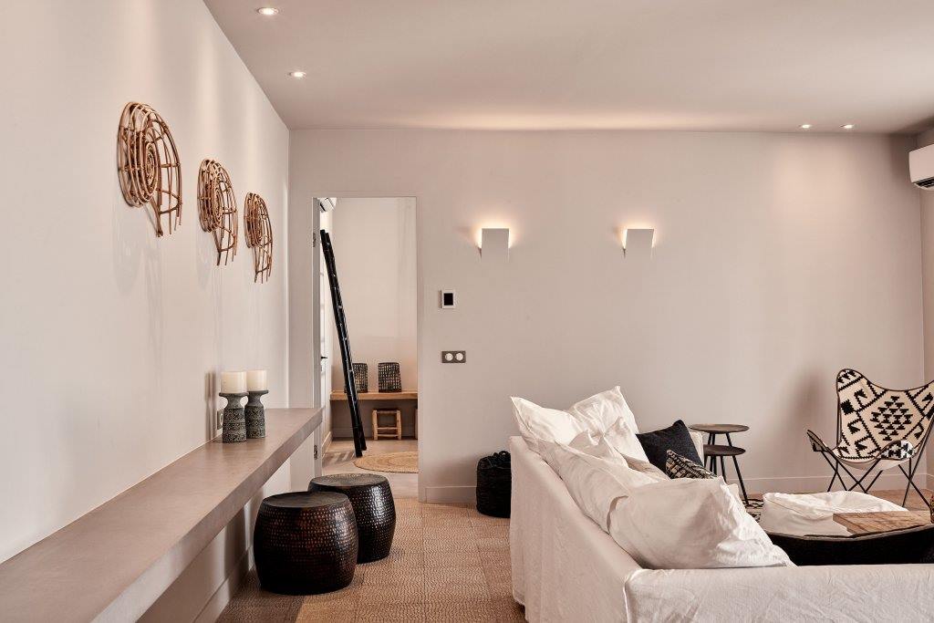 Minos Beach Art Hotel