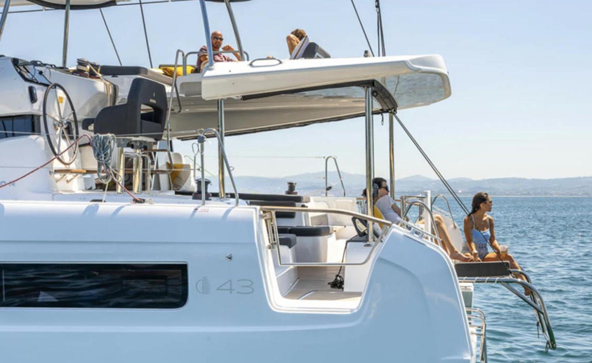 Catamaran Pirvado Lagoon 43
