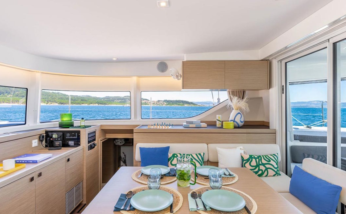 Catamaran Pirvado Lagoon 43