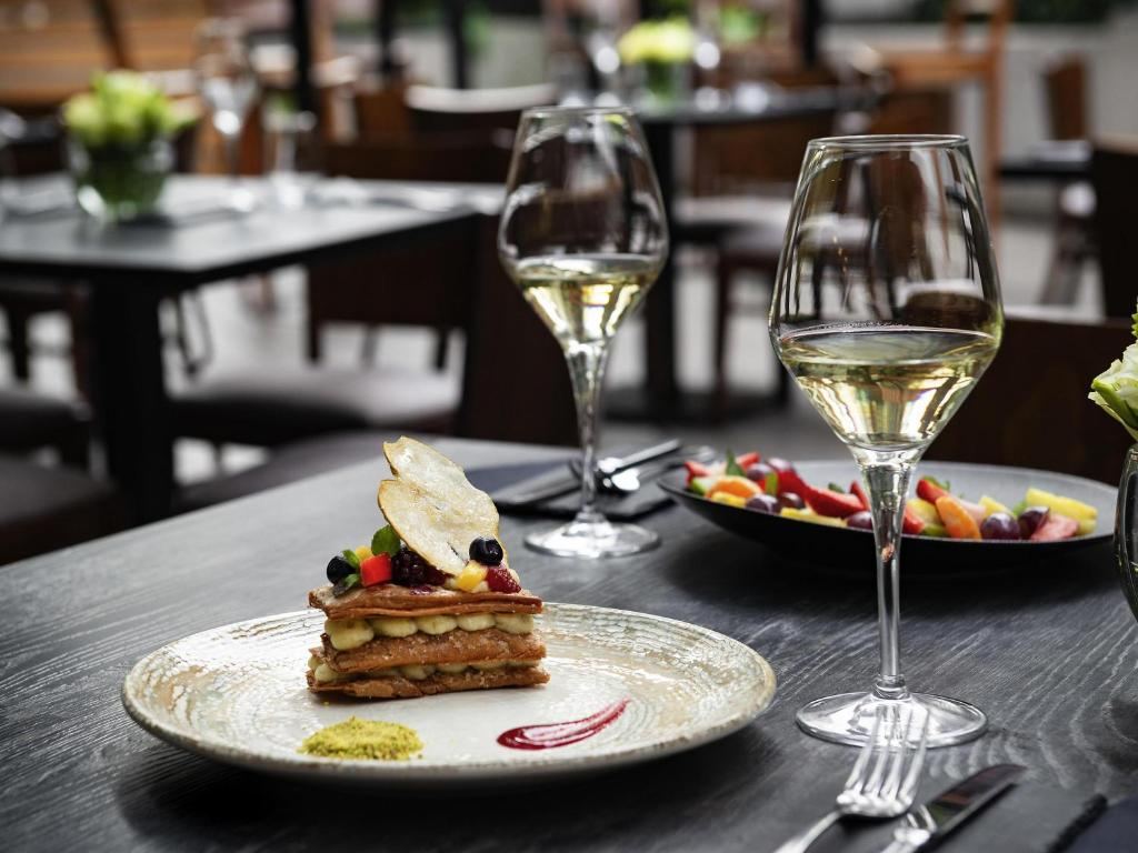 Pullman Santiago El Bosque by Accor Hotels